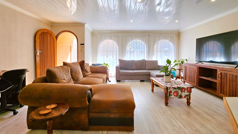 2 Bedroom Property for Sale in Heuwelsig Free State